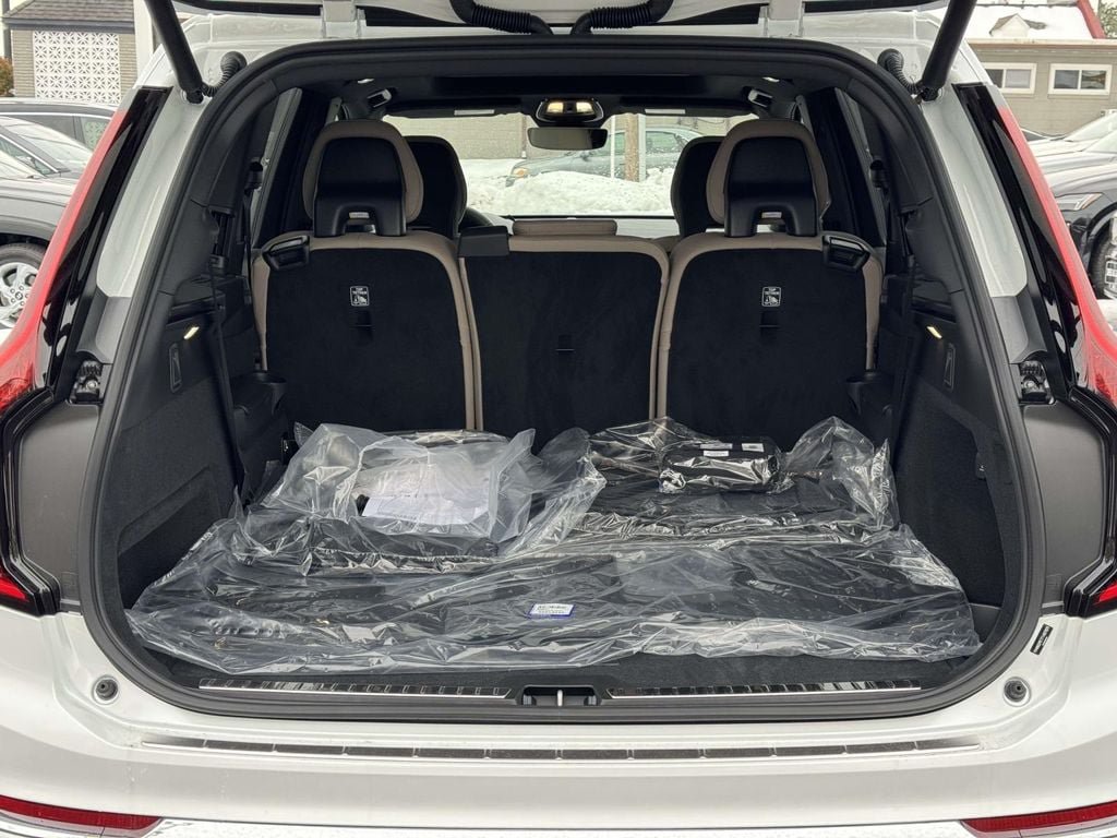 New 2026 Volvo XC90 B6 Plus w/ Protection Package Premier AWD/4WD image 14