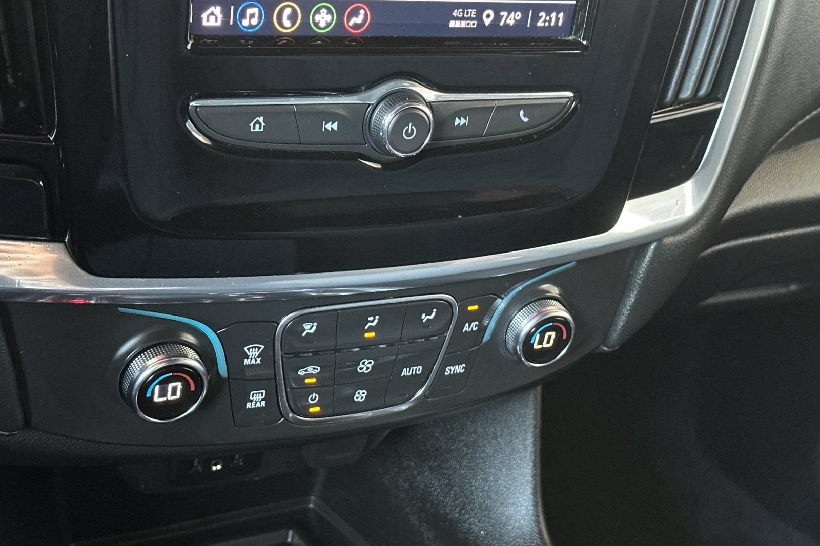 Used 2022 Chevrolet Traverse LT w/ LPO, Blackout Package FWD image 21