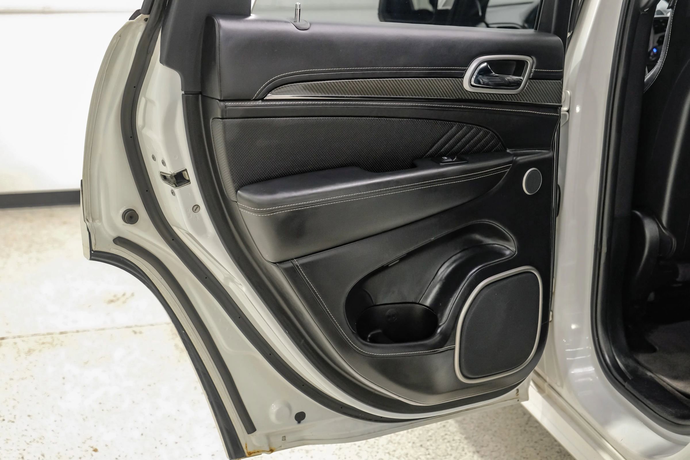 Used 2017 Jeep Grand Cherokee SRT AWD/4WD image 49