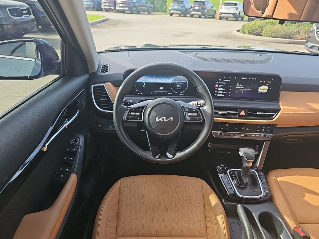 Used 2025 Kia Seltos EX w/ EX Sunroof Package AWD/4WD image 24