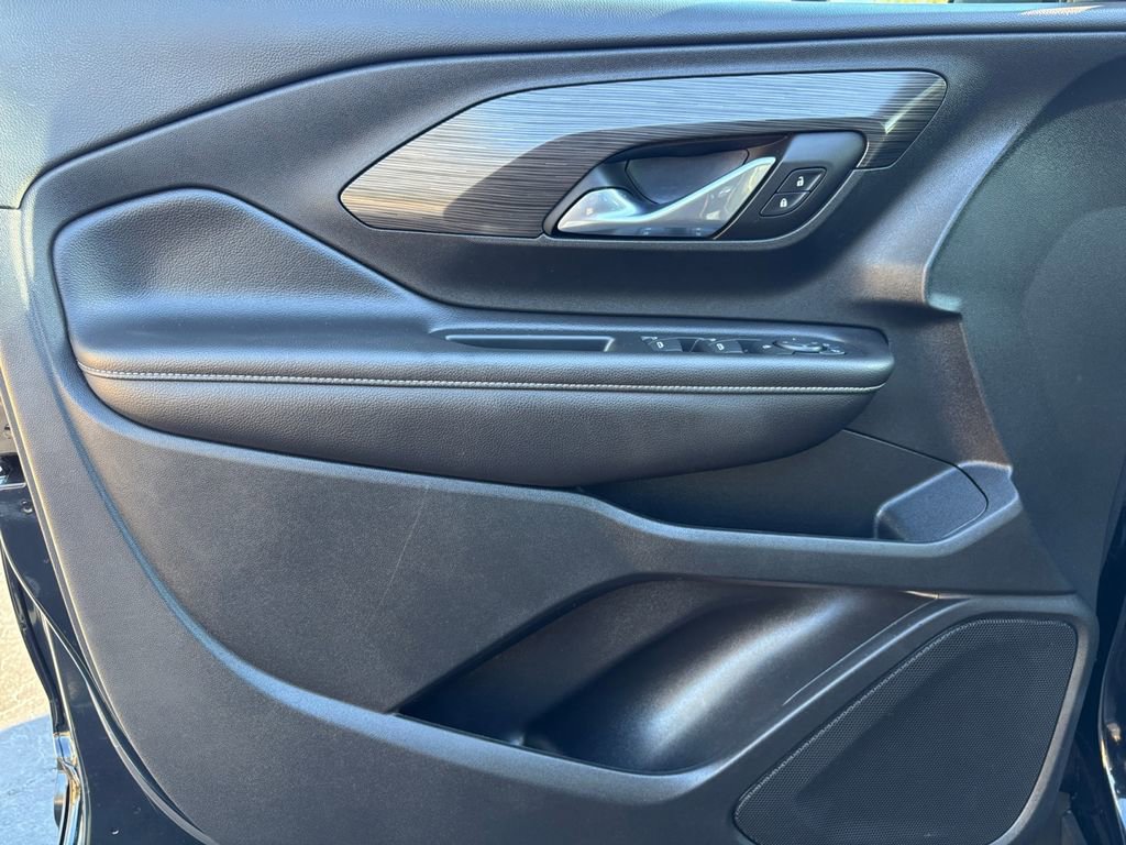 Used 2022 GMC Terrain SLE w/ Driver Convenience Package image 11