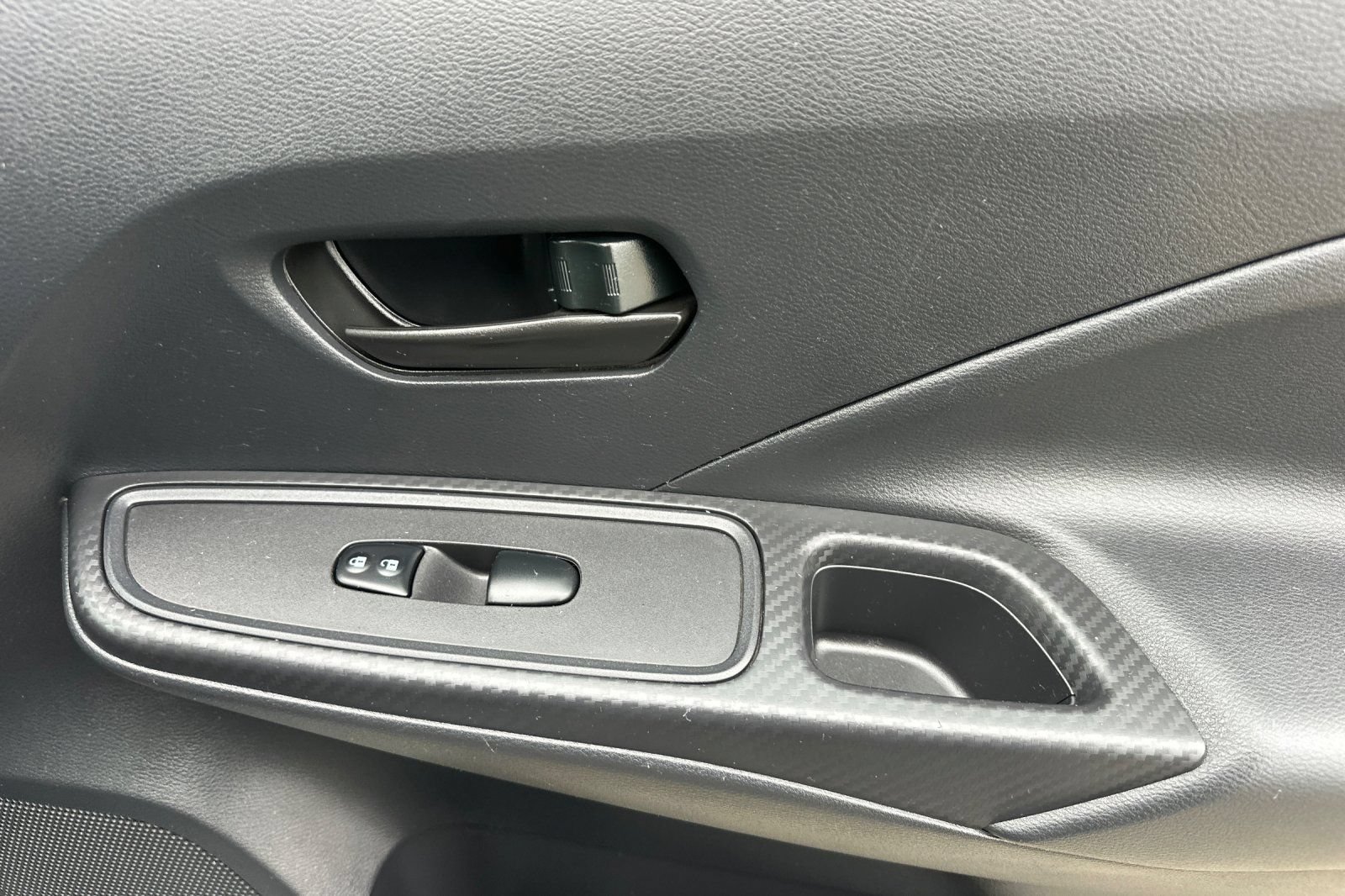 Used 2024 Nissan Versa S FWD image 18