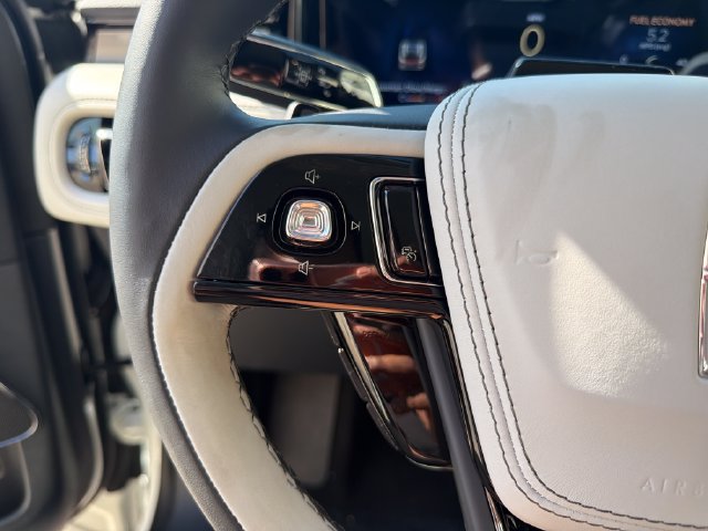 New 2026 Lincoln Aviator AWD w/ Jet Appearance Package image 29