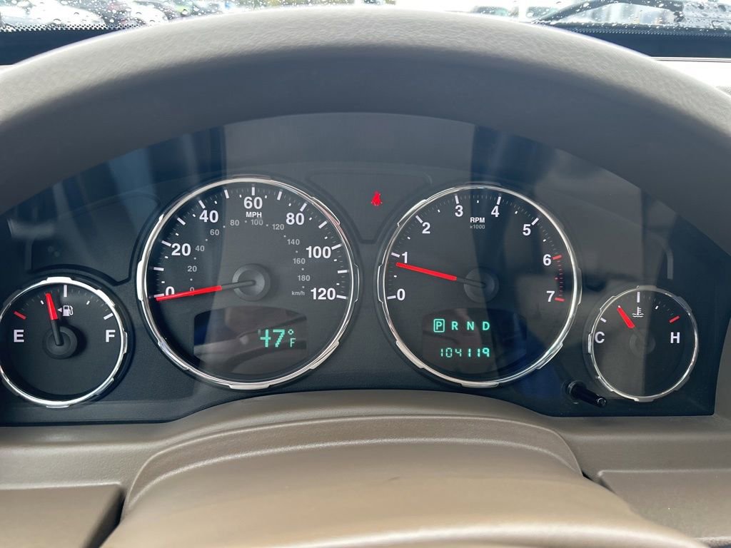 Used 2010 Jeep Liberty Limited w/ Comfort/Convenience Group AWD/4WD image 24