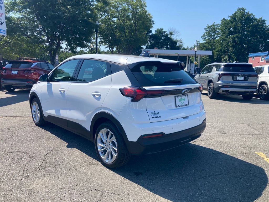 Used 2027 Chevrolet Bolt LT w/ Comfort Package FWD image 29