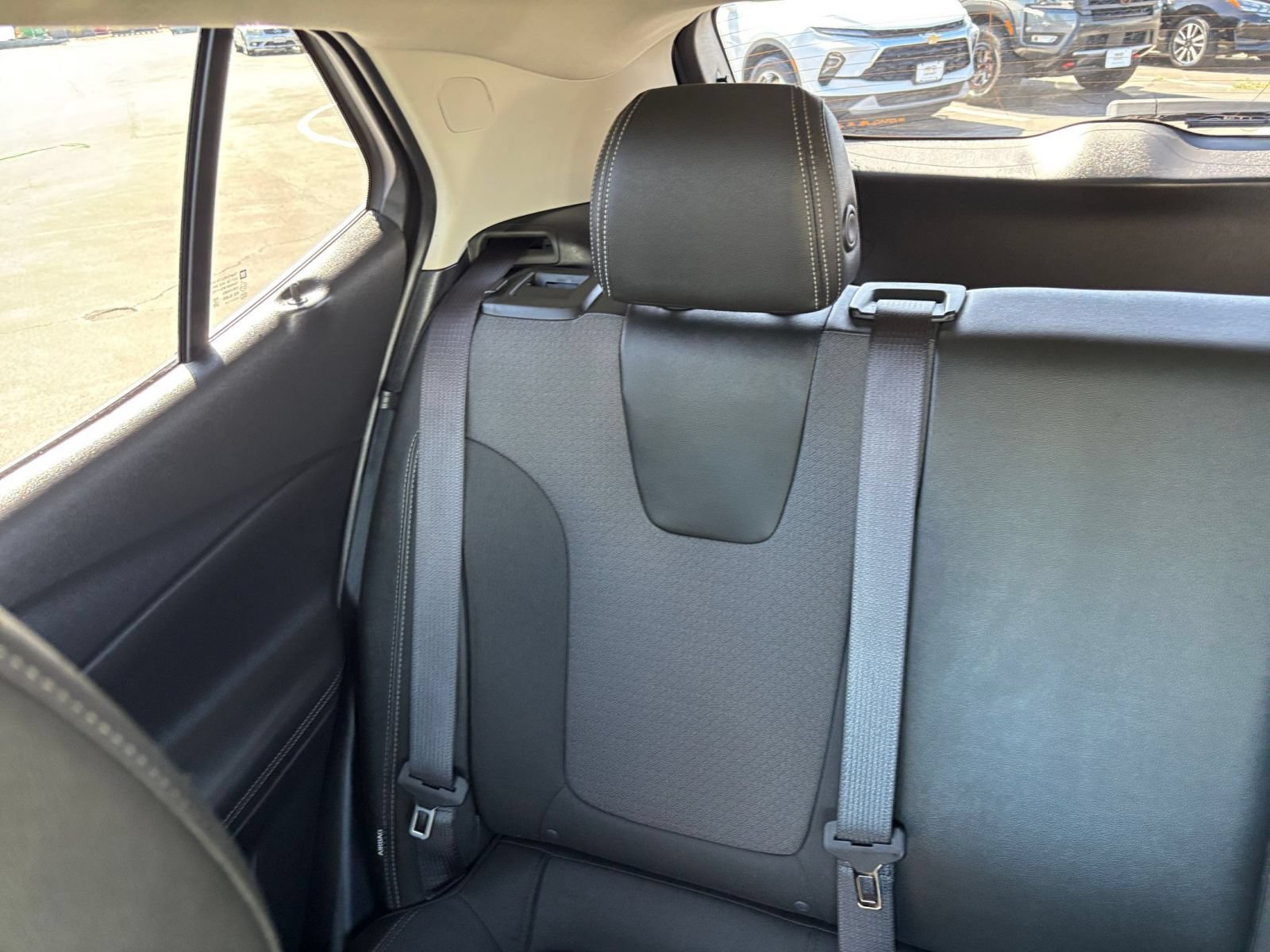 Used 2025 Buick Encore GX Preferred AWD/4WD image 40