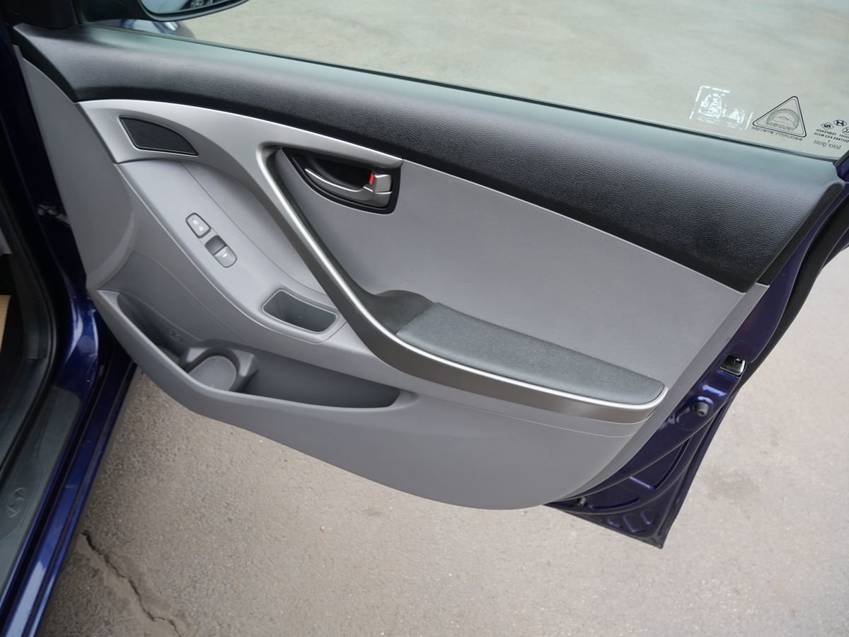 Used 2013 Hyundai Elantra GLS FWD image 28