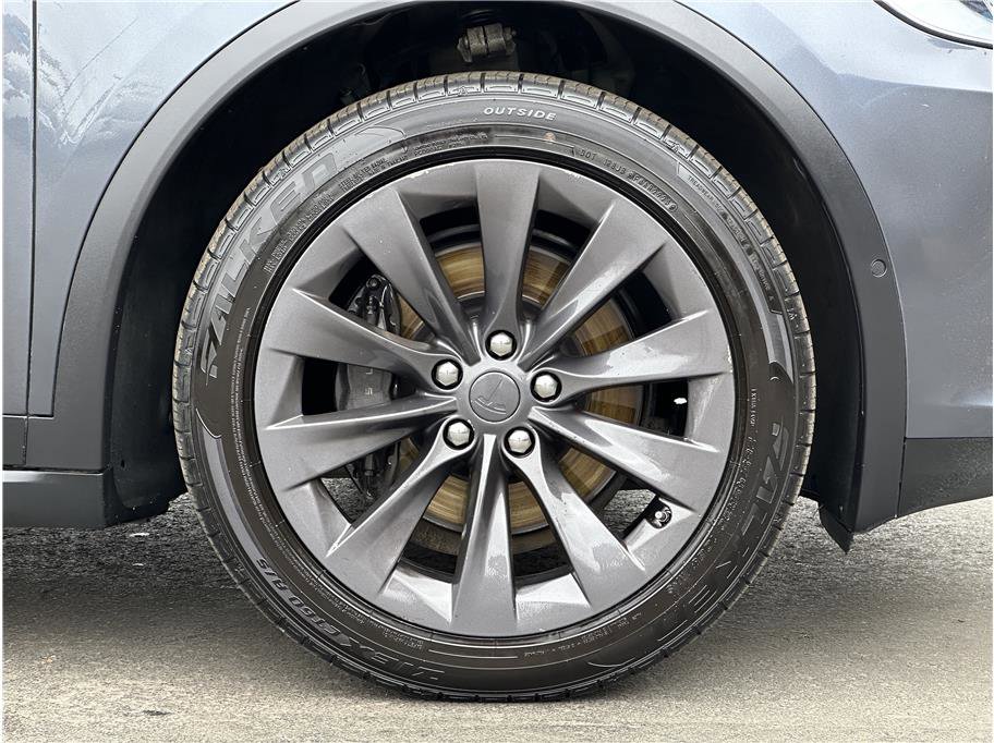 Used 2018 Tesla Model X 100D image 27