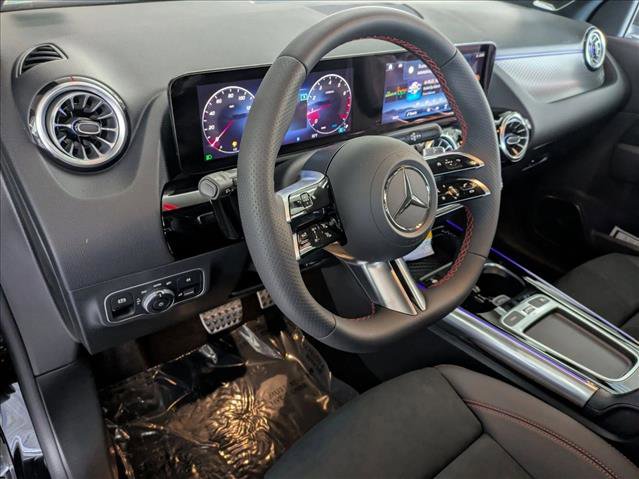 New 2025 Mercedes-Benz GLA 250 4MATIC image 3