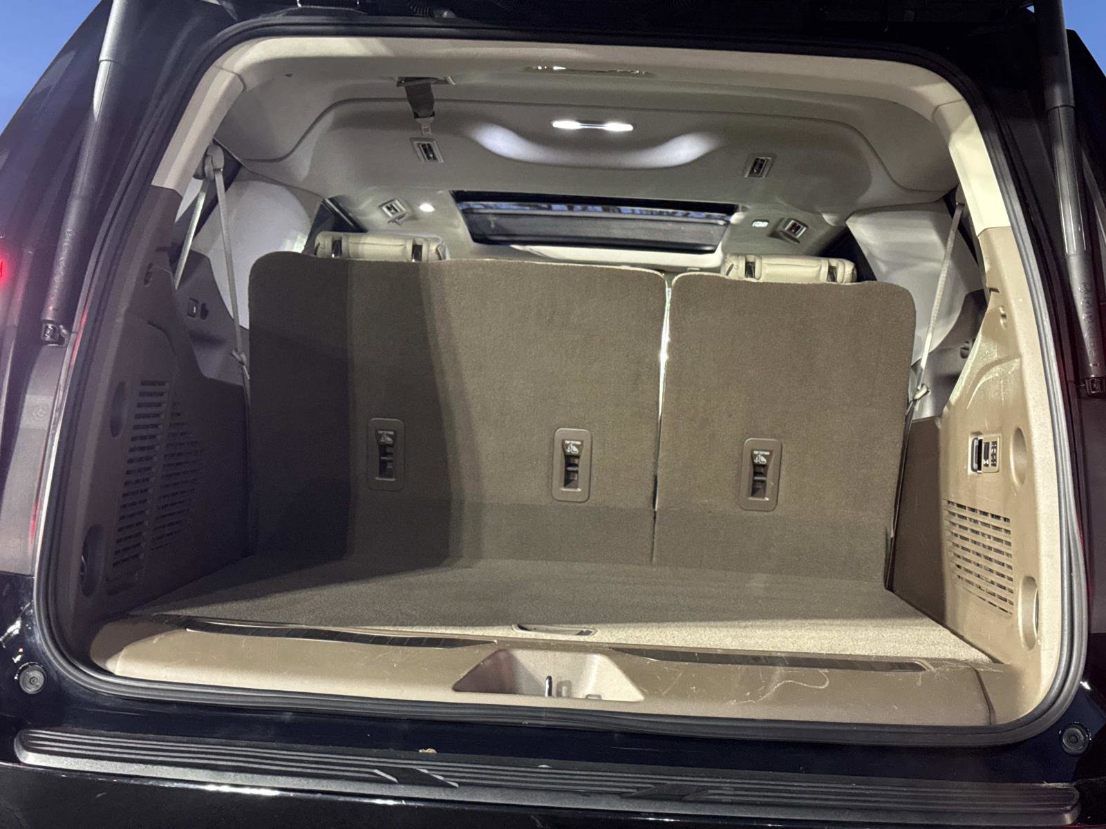 Used 2021 GMC Yukon XL Denali image 25