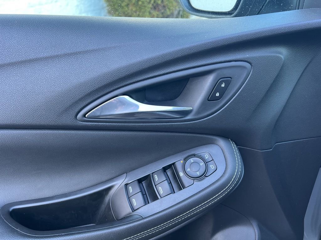 Used 2025 Buick Encore GX Preferred image 9