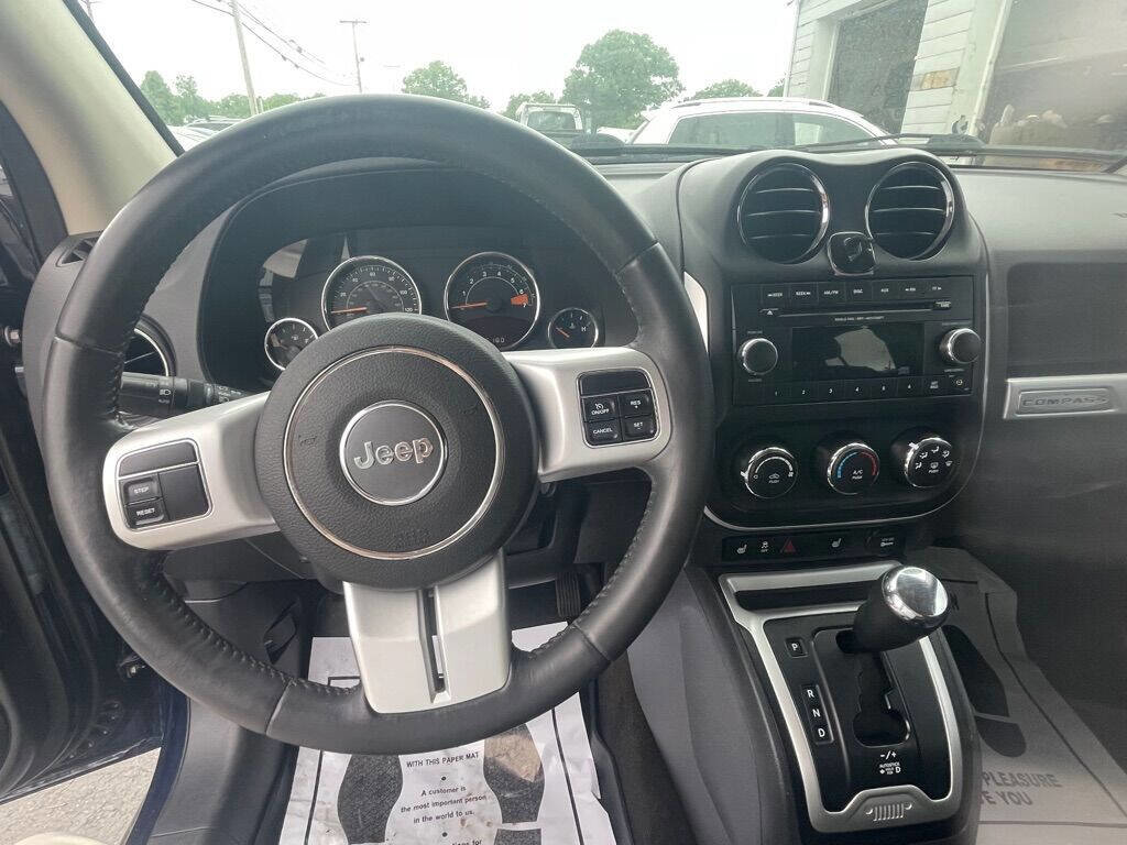 Used 2016 Jeep Compass Latitude image 29