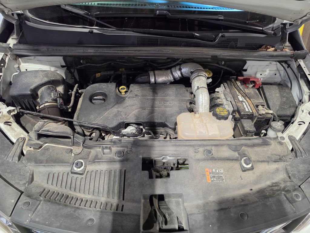 Used 2022 Chevrolet Trax LS w/ Tint and Cruise Package AWD/4WD image 10