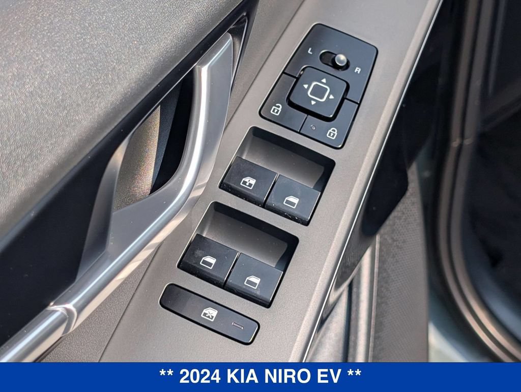 Used 2024 Kia Niro Wind w/ Wind Preserve Package FWD image 12