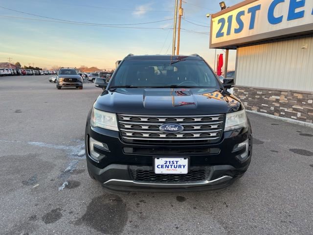 Used 2016 Ford Explorer XLT w/ Equipment Group 202A FWD image 3