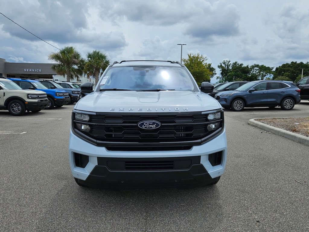 New 2025 Ford Expedition Active image 3