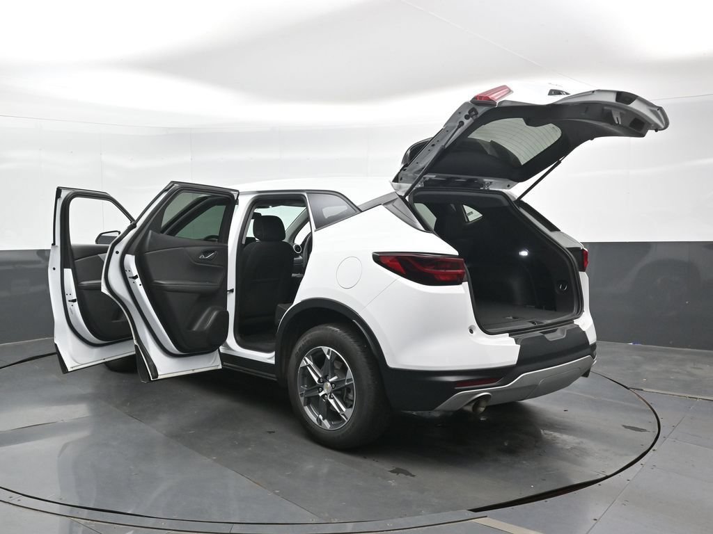 Used 2025 Chevrolet Blazer LT AWD/4WD image 50