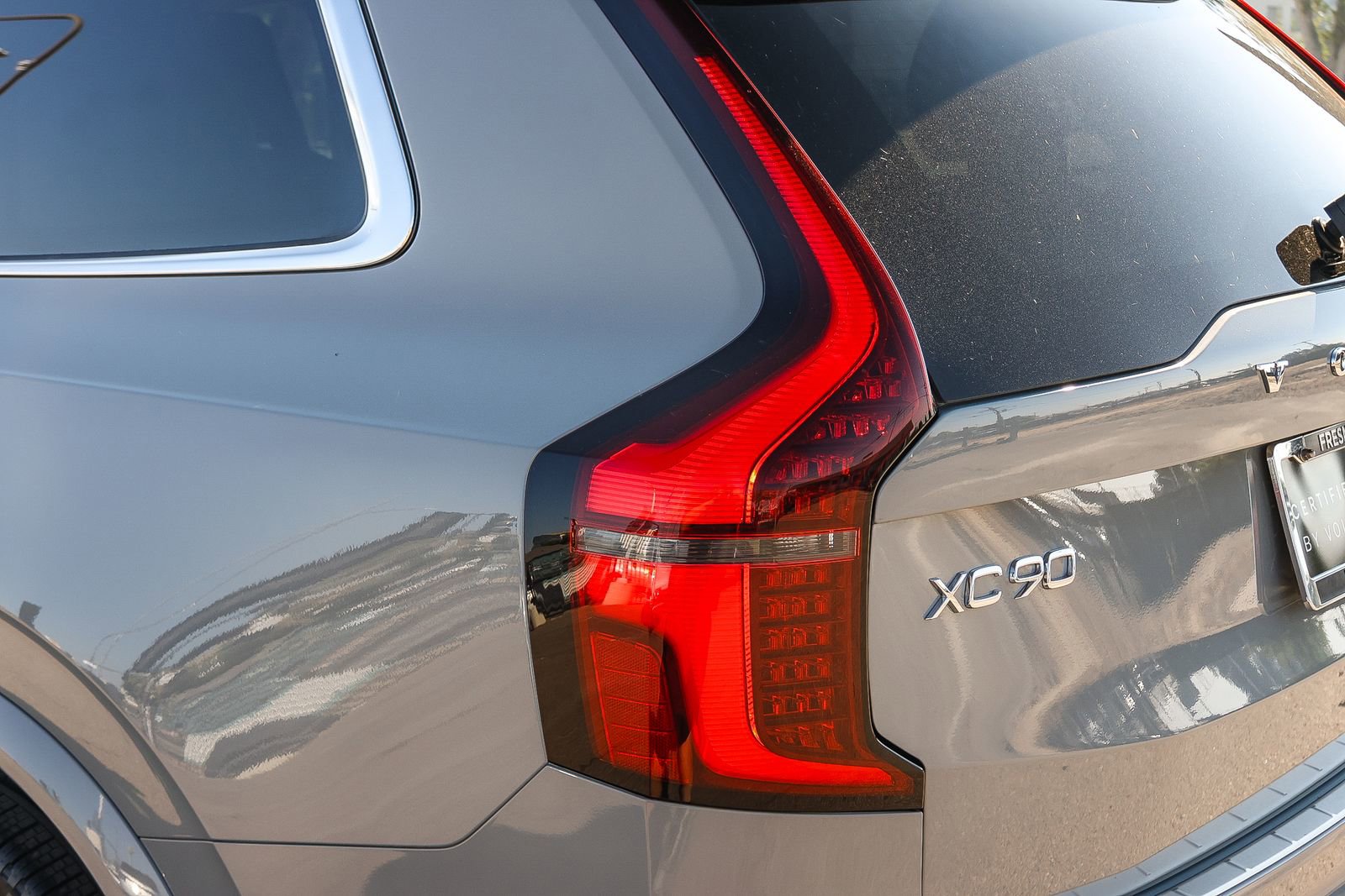 Used 2025 Volvo XC90 B6 Plus w/ Protection Package Premier image 12