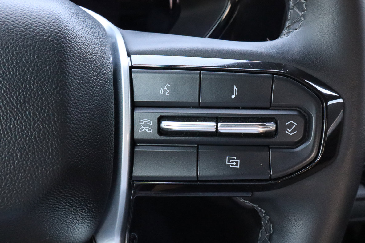 Used 2023 Chevrolet Colorado LT w/ LT Convenience Package II image 38