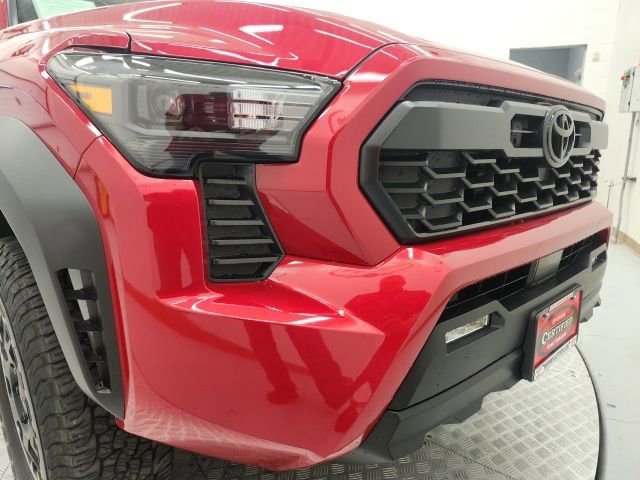 Certified 2026 Toyota Tacoma TRD Off-Road image 9