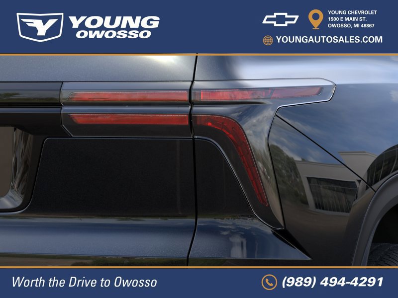 New 2027 Chevrolet Traverse LT w/ LPO, Floor Liner Package FWD image 12
