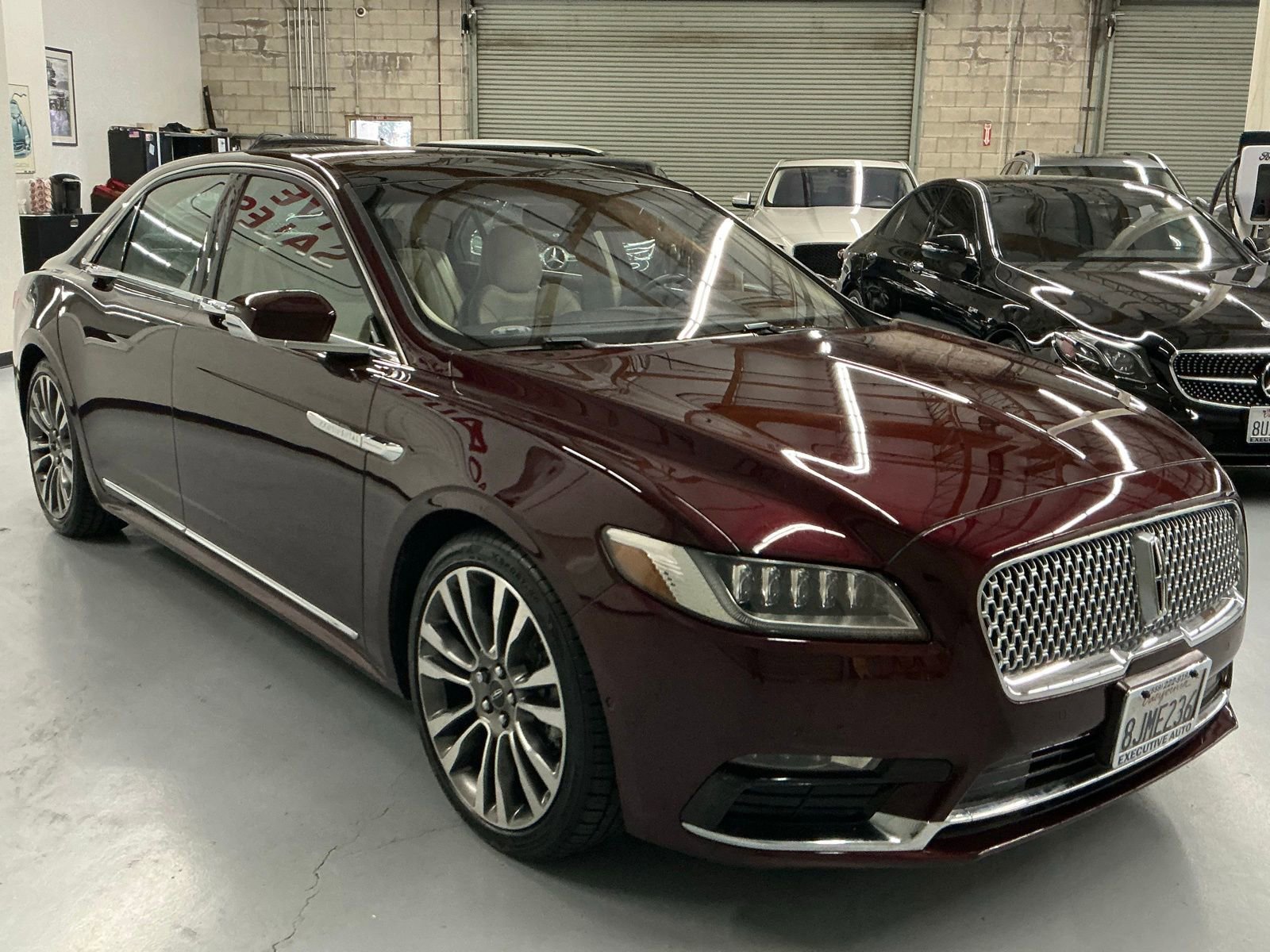 Used 2019 Lincoln Continental Reserve image 3