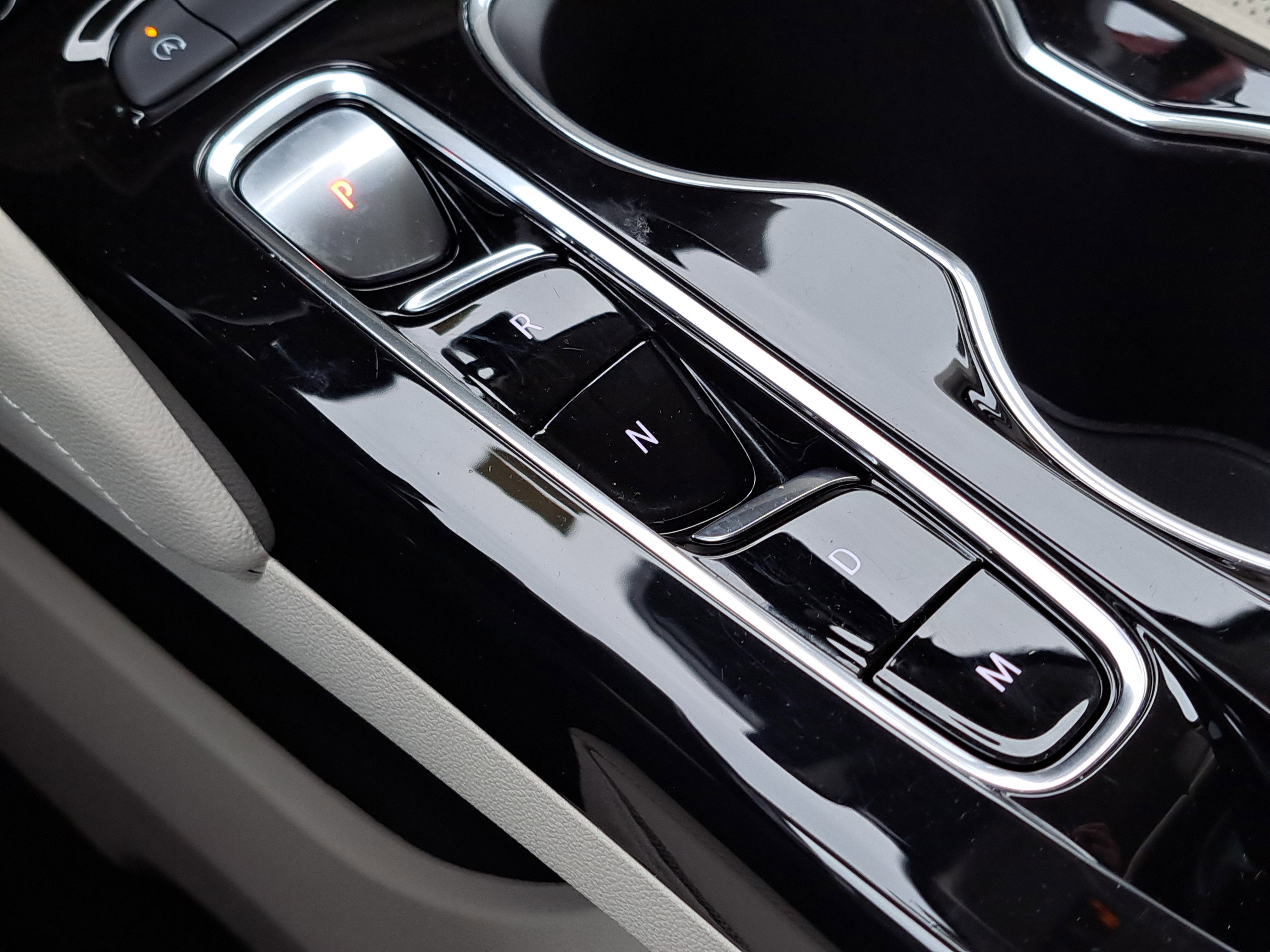 Used 2022 Buick Envision Essence w/ Technology Package I image 24