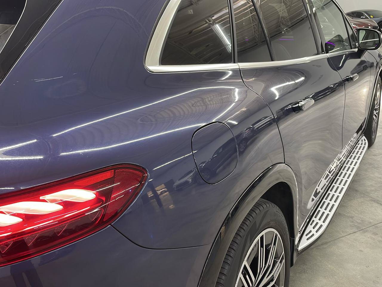 Used 2023 Mercedes-Benz EQS 450+ 4MATIC SUV w/ AMG Line Exterior Package image 8