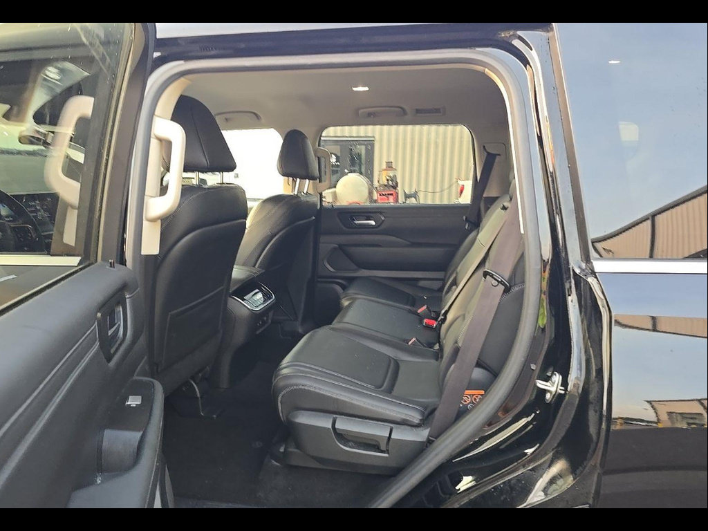 Certified 2025 Nissan Armada SV AWD/4WD image 38