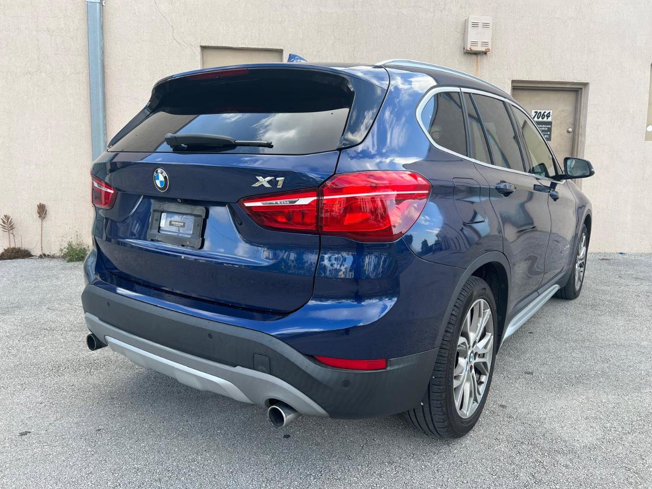 Used 2016 BMW X1 xDrive28i AWD/4WD image 3