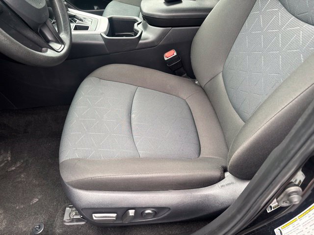 Used 2025 Toyota RAV4 XLE AWD/4WD image 10