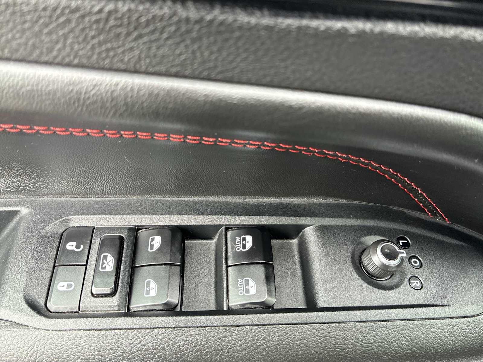 Certified 2025 Jeep Compass Trailhawk AWD/4WD image 15