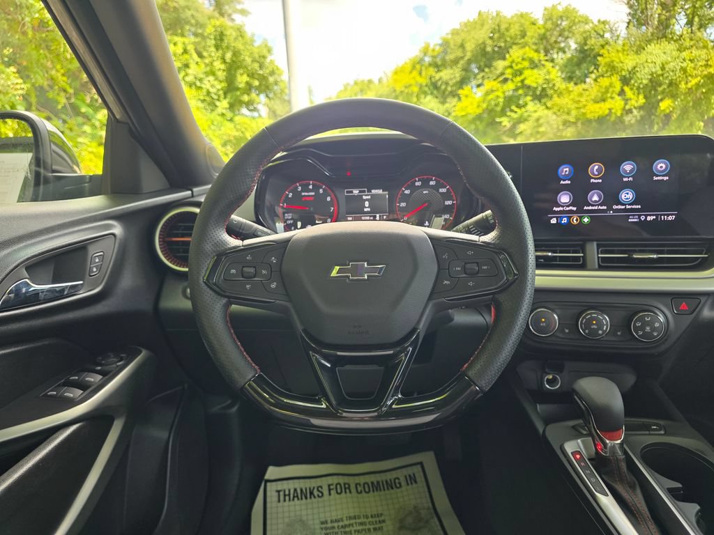 Used 2025 Chevrolet Trax RS w/ Sunroof Package FWD image 17