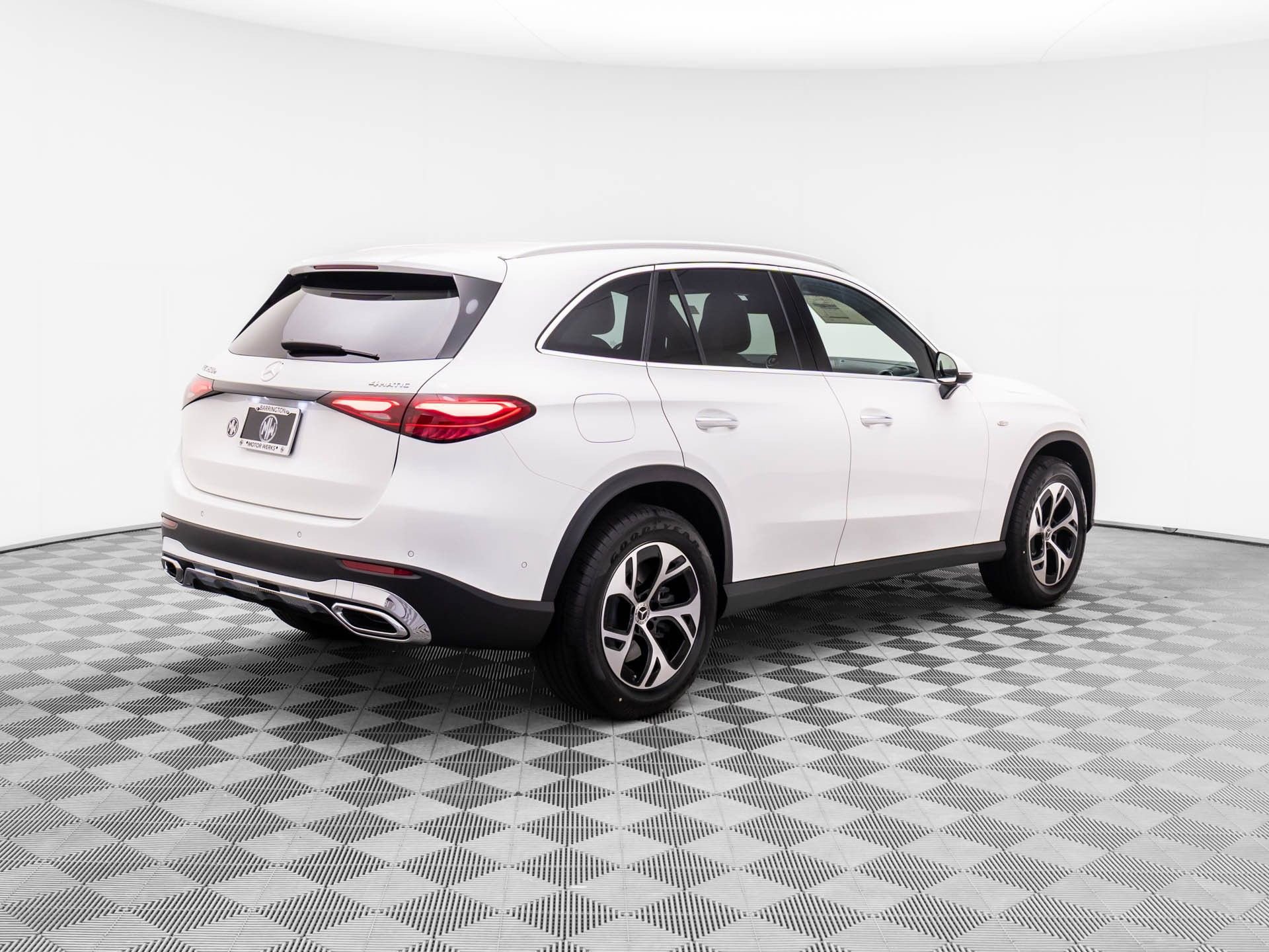 New 2025 Mercedes-Benz GLC 350e 4MATIC image 5