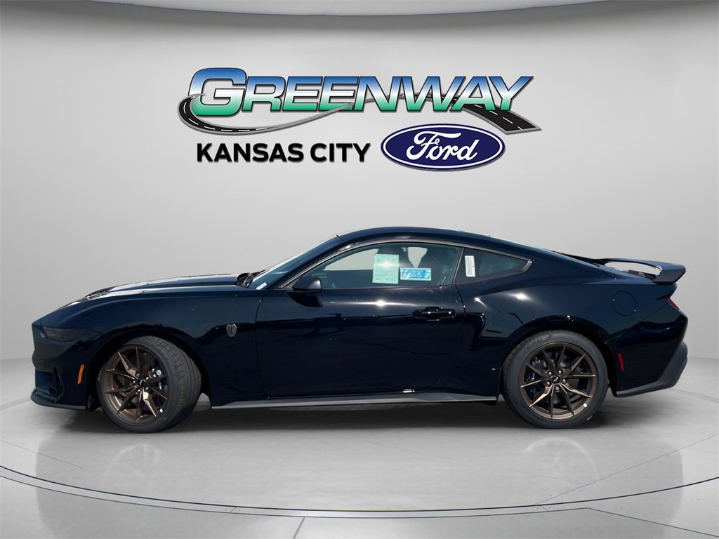New 2025 Ford Mustang Dark Horse image 4