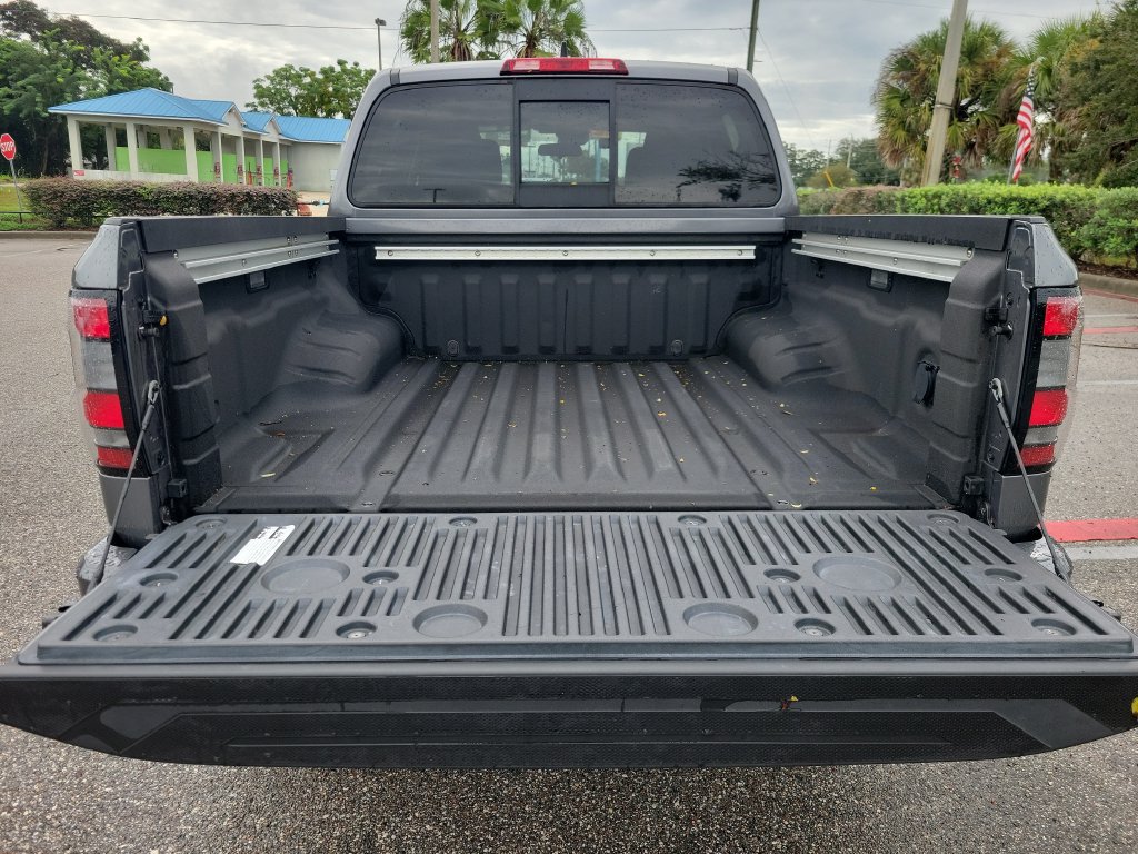 Certified 2022 Nissan Frontier SV RWD image 8