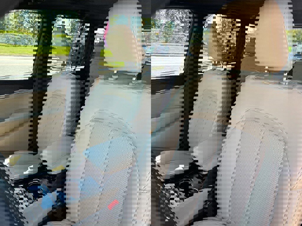 Used 2024 Jeep Grand Cherokee Limited w/ Luxury Tech Group II image 25