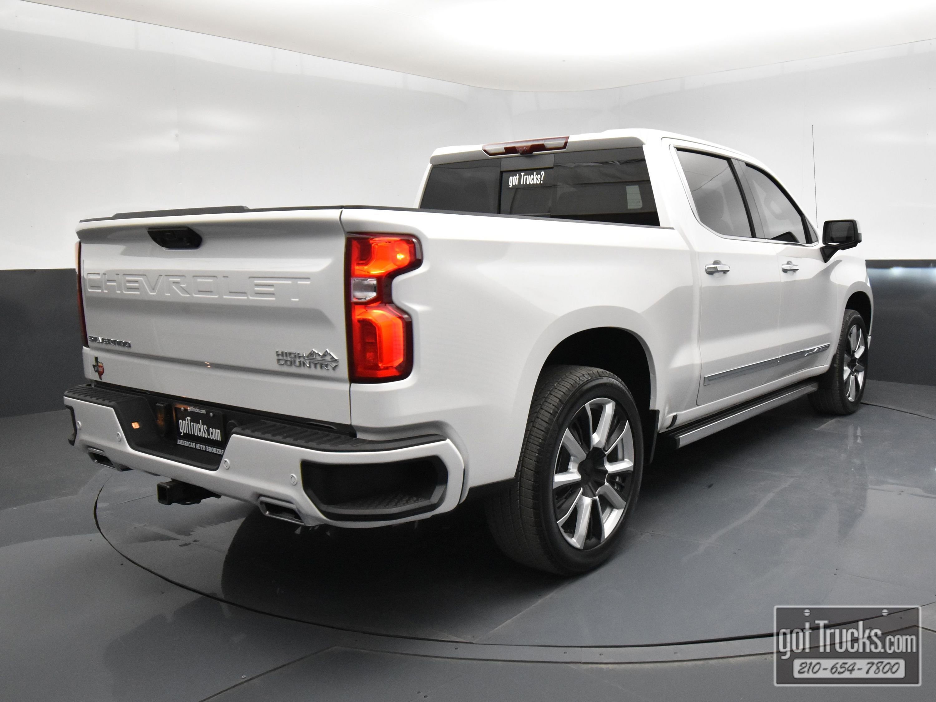Used 2025 Chevrolet Silverado 1500 High Country image 49