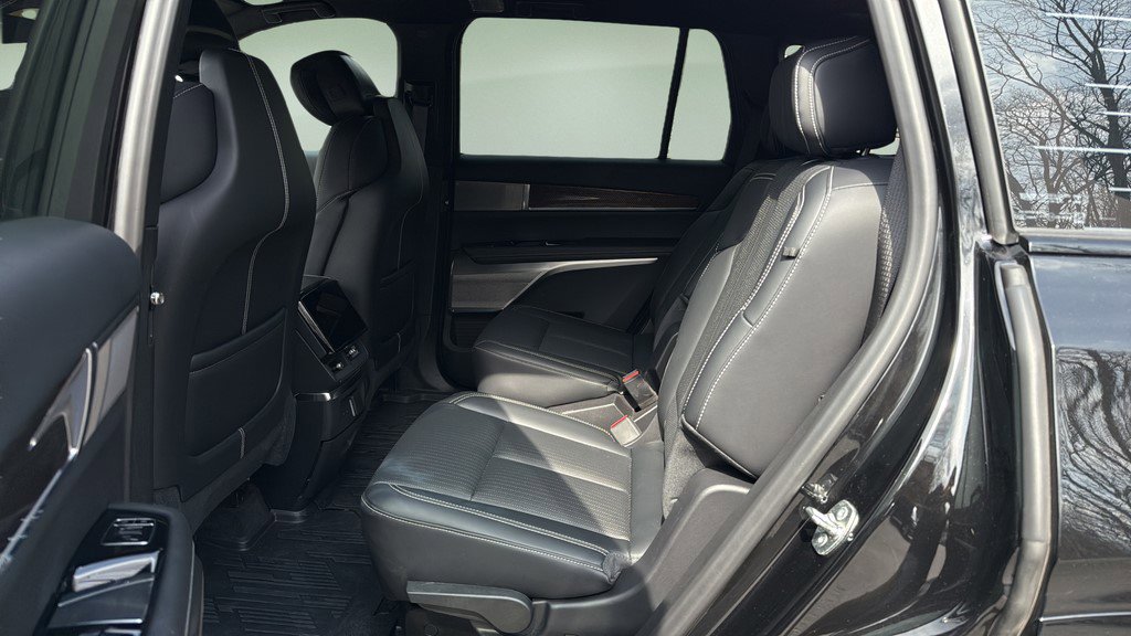 Certified 2026 Cadillac Vistiq Sport w/ LPO, Floor Liner Package image 25