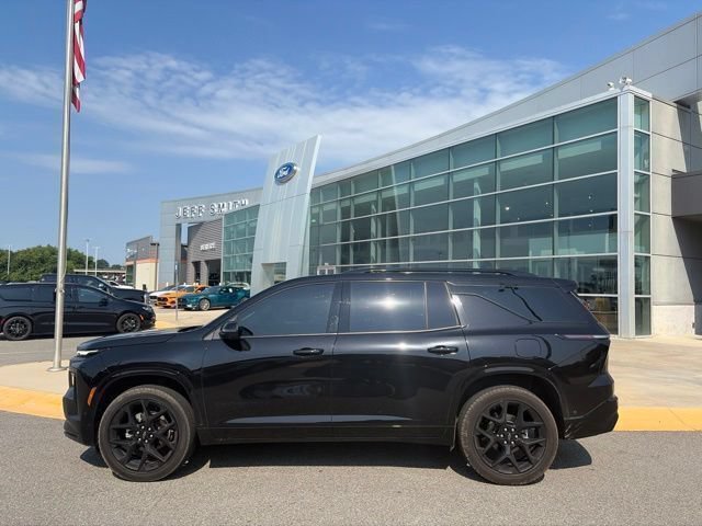 Used 2026 Chevrolet Traverse RS FWD image 2
