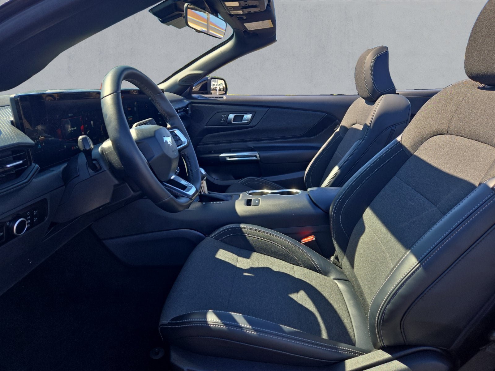 Used 2025 Ford Mustang Convertible RWD image 11
