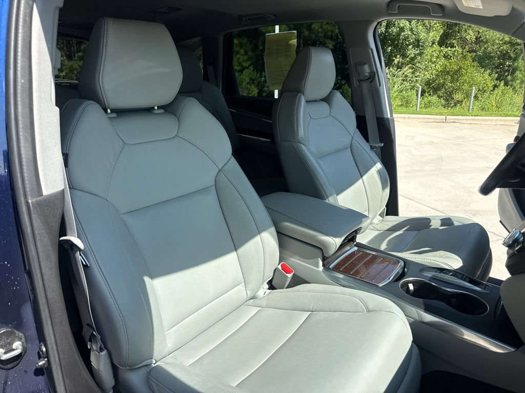 Used 2017 Acura MDX w/ Technology Package AWD/4WD image 34