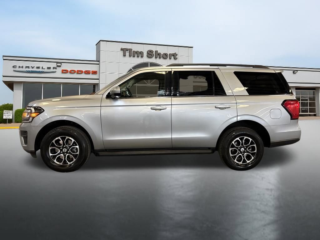 Used 2024 Ford Expedition XLT image 2