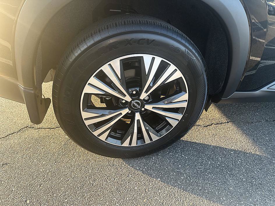 Certified 2023 Nissan Rogue SV w/ SV Premium B Package FWD image 11