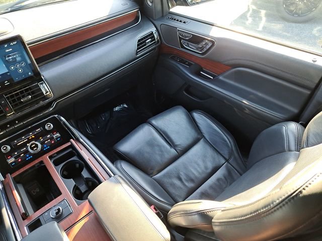 Used 2023 Lincoln Navigator L Reserve AWD/4WD image 13