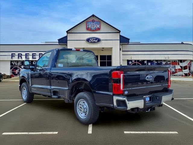 New 2025 Ford F250 XL w/ 360-Degree Camera Package RWD image 5