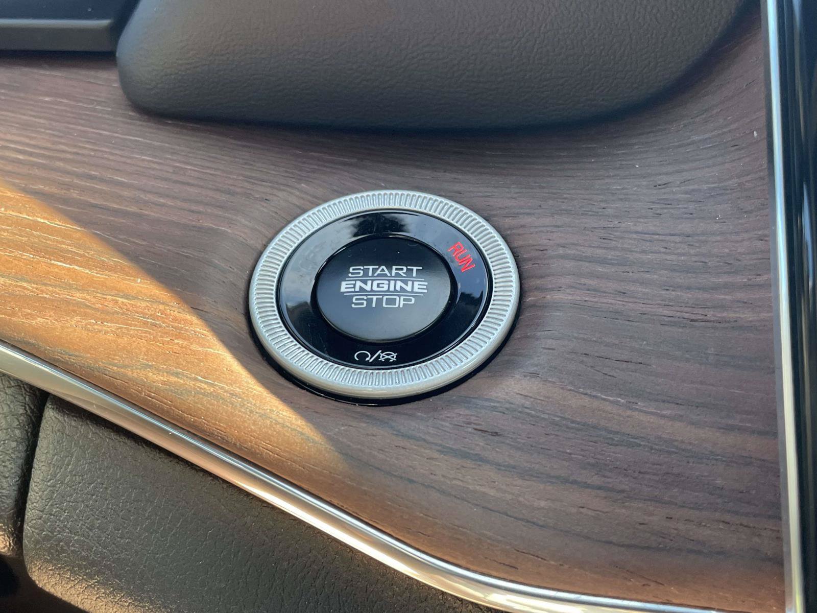 Used 2025 Jeep Grand Cherokee Summit AWD/4WD image 21