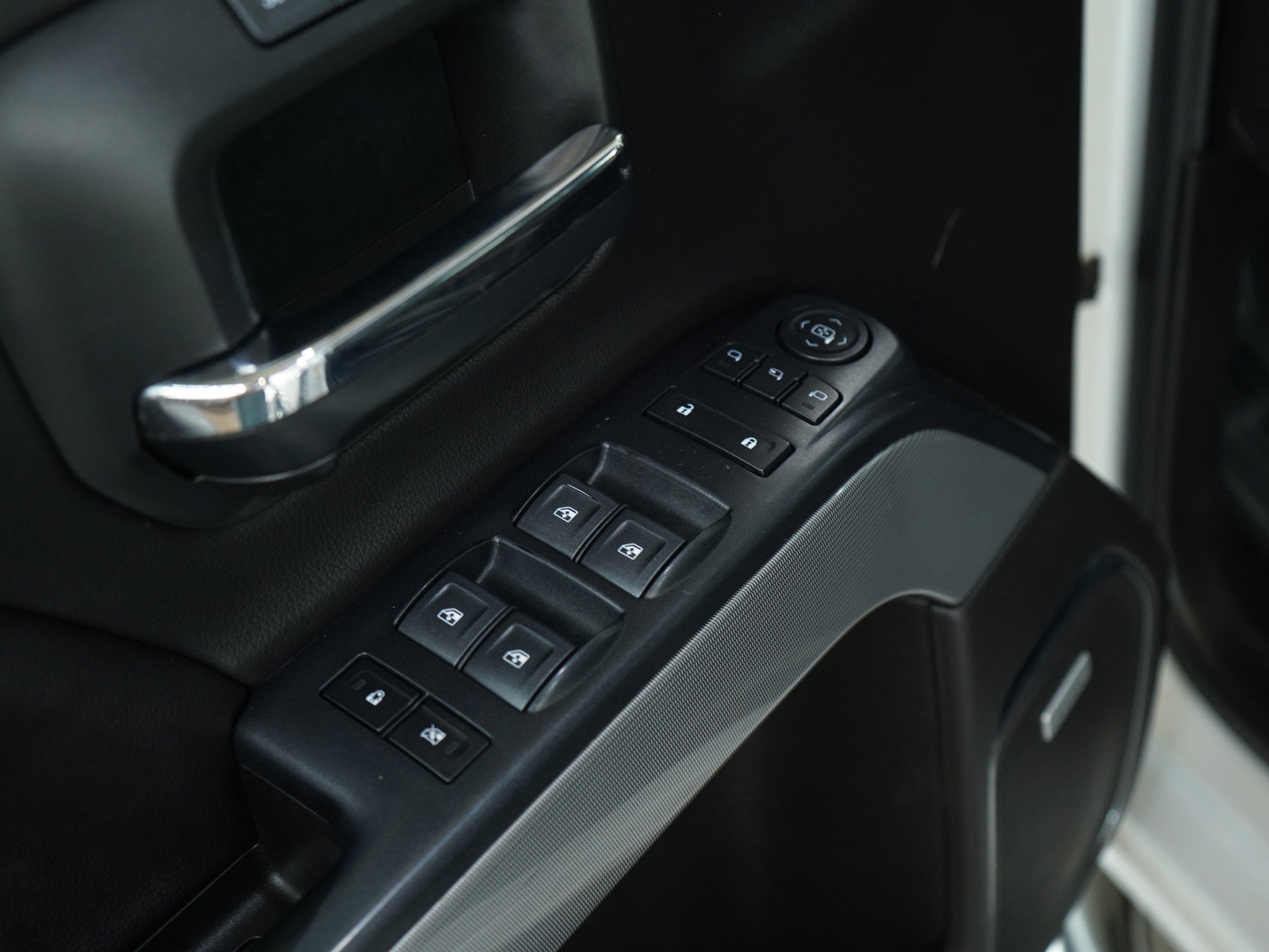 Used 2019 Chevrolet Silverado 2500 LTZ image 18