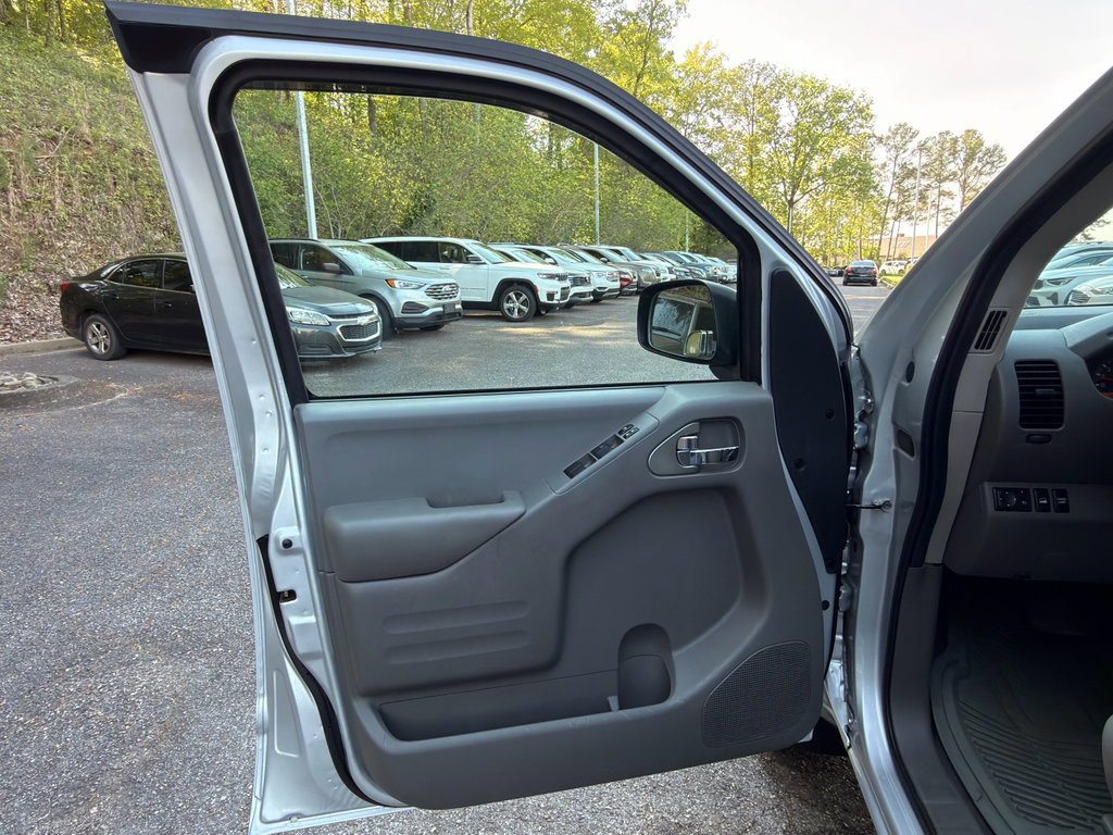 Used 2019 Nissan Frontier SV image 9