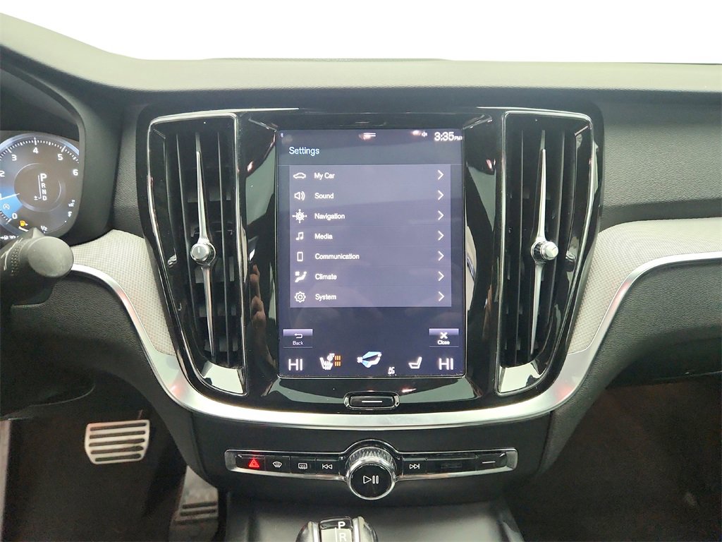 Used 2019 Volvo S60 T6 R-Design image 19